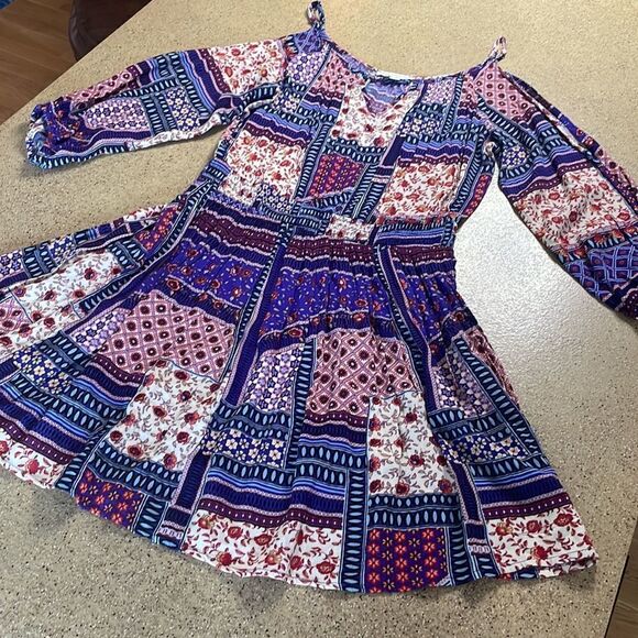 American Eagle Outfitters Boho Cold Shoulder Quilted Pattern Floral Dress sz M - Picture 1 of 16